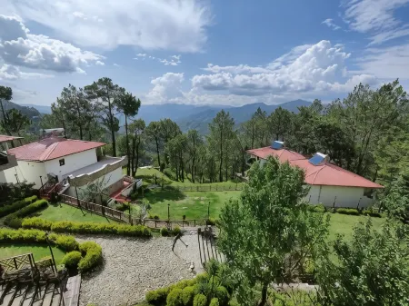 Boros Resorts Binsar Отели в г. Алмора