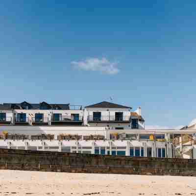 Hôtel Valdys Thalasso & Spa - la Baie Hotel Exterior