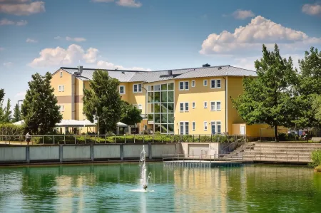 Hotel am See Отели в г. Бренберг