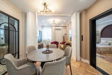 CityCenter Magnific Gem - 2 Bdr & 2 Baths Отели рядом с достопримечательностью «Централна минерална баня - Музей за история на София»