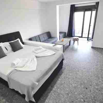 Zennova  Sirene Luxury Studios Rooms