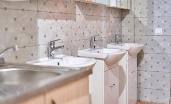Tokyo Vibes - Hostel with More Privacy, Self Check-IN