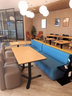 آير رومز روم إيربورت باي هيلوسكي تناول الطعام Photos