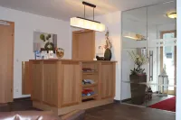 眺望村莊的加尼飯店