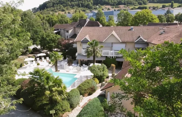 雷萊德法洛之家酒店