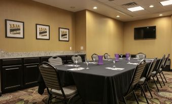 Holiday Inn Express & Suites Montgomery