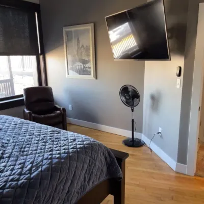 Urban Amish Hotels in Elkhart