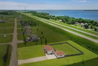 Three bedroom home on a large lot with a lake view