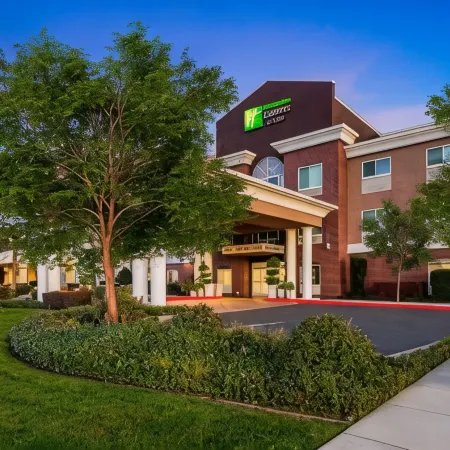Holiday Inn Express & Suites SACRAMENTO NE CAL EXPO by IHG Отели рядом с достопримечательностью «Арден Фейр Молл»