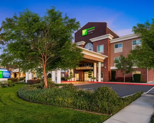 Holiday Inn Express & Suites SACRAMENTO NE CAL EXPO by IHG Các khách sạn gần Khu thương mại hội chợ Arden