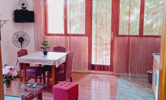 Apartments with Balcony and with Large Free Parking House Oliver