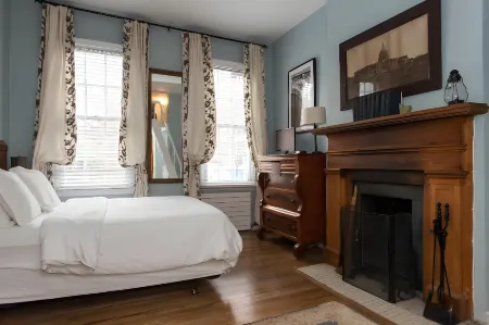 Incentra Village Hotel Отели рядом с достопримечательностью «Парк Вашингтон-сквер»