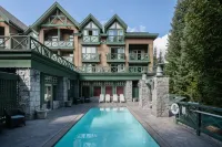 Pinnacle Hotel Whistler - Pools
