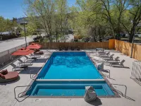 River Canyon Lodge - Pools