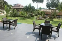 Sumali Villa Hotels near Makro Sing Buri