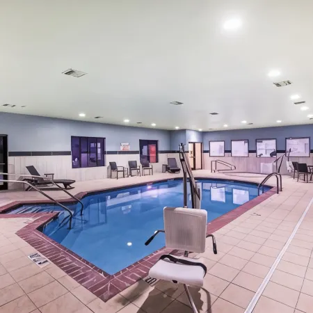Holiday Inn Express & Suites PRYOR by IHG