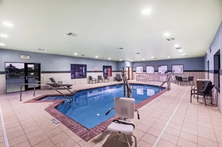 Holiday Inn Express & Suites PRYOR by IHG