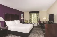 La Quinta Inn & Suites by Wyndham Louisville East Hotels in Middletown