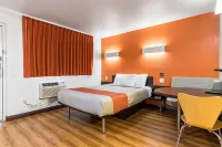 Motel 6 Riverside, CA - UCR East