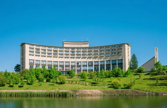 神户三田希萊頓高級酒店