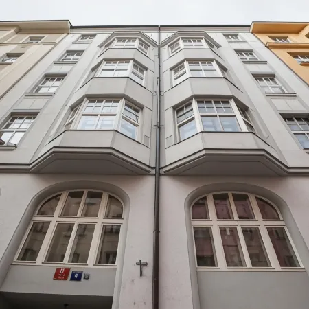 Golden Prague Rooms Отели рядом с достопримечательностью «Синагога Пинкас»