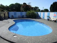 Montana Lodge Motel - Pool