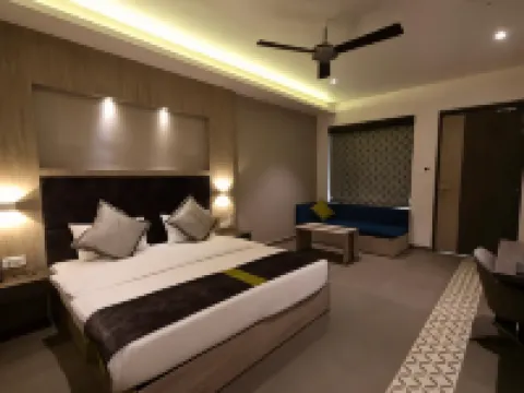 Kingston Resort Hotels in Kanpur