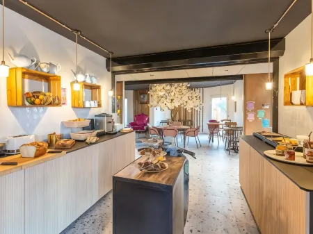 Greet Hotel Limoges Nord Отели рядом с достопримечательностью «Сен-Пьер-дю-Квейруа»