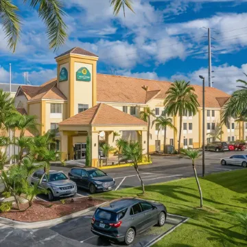 La Quinta Inn & Suites by Wyndham Orlando Universal Area