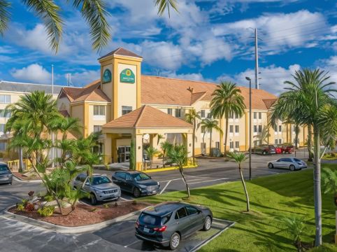 La Quinta Inn & Suites by Wyndham Orlando Universal Area