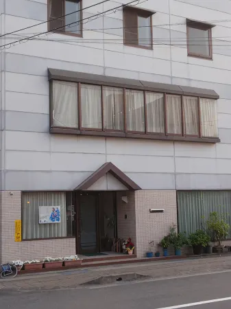 Hotel Kaneman Отели рядом со станцией JR Azamui station