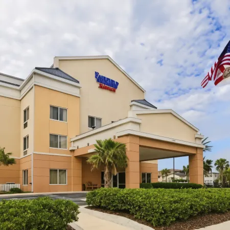 Fairfield Inn & Suites Jacksonville Beach Отели рядом с достопримечательностью «Jacksonville Fl Beach»