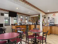 Super 8 by Wyndham Cameron