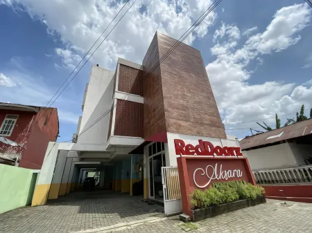 RedDoorz Near Rsud Margono Purwokerto 3