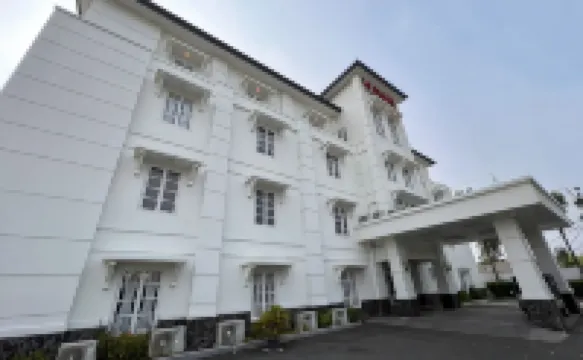 Le Semar Hotel Karawaci Các khách sạn gần TT thương mại Supermal Karawaci