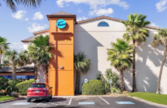 Clarion Pointe Galveston - Beachfront Hotels near Galveston Island Convention Center at The San Luis Resort