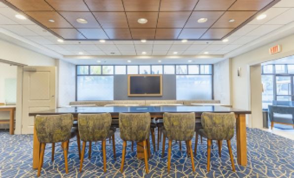 Holiday Inn Express & Suites BOSTON - CAMBRIDGE by IHG