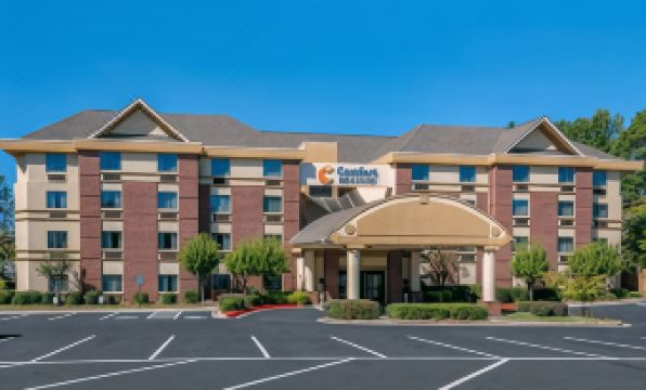 Comfort Inn & Suites Suwanee - Sugarloaf