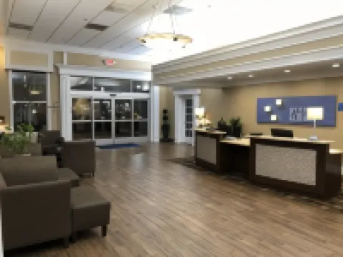 Holiday Inn Express & Suites CORNING by IHG