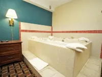 Faribault Hometown Inn & Suites Hotels in Faribault