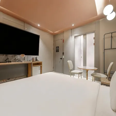 TEA TREE HOTEL Отели рядом с достопримечательностью «Станция метро Isu»
