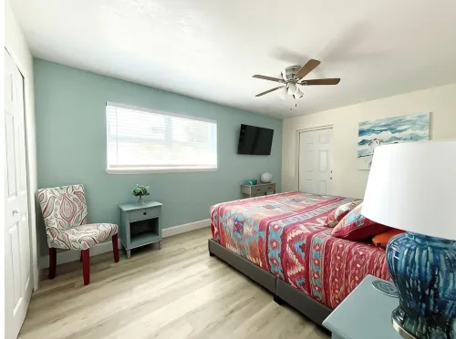 Beautiful 2/1 Home - Walking Distance to the Beach