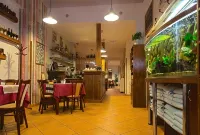 羅馬尼亞酒店 - 早餐