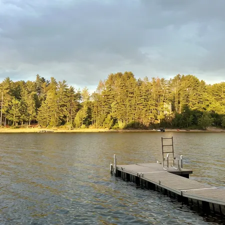 Cozy Sacandaga Lake Home, Sleeps 15, Fire Pit, Outdoor Deck, Pet Friendly!
