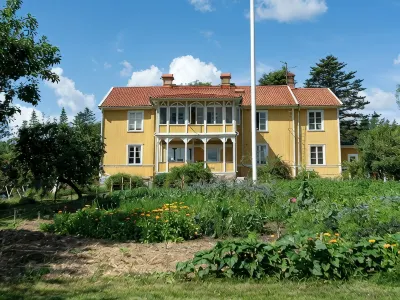 Högebo - living between forest and lake Hotels in 