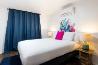 Breezy-2BR-Gated Unit w Kitchenette - Holiday Apartments