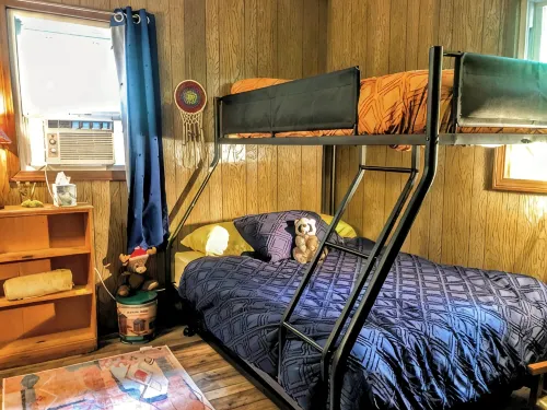 Secluded Mountain Hideaway by the New River l Hot Tub + Game Room l Pet-Friendly