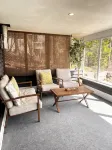 Muskoka lakefront,private sand beach ,cosy-family cottage