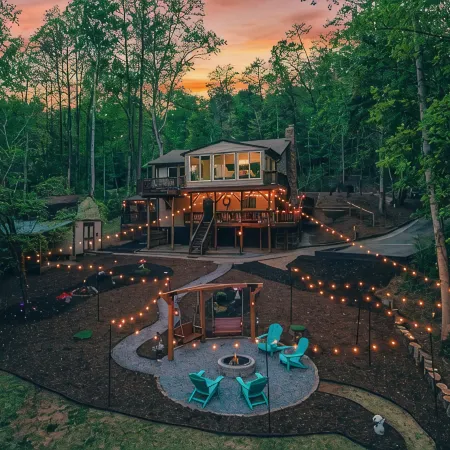 New Hot Tub! Fishing Pond, Sauna, Putting Green, Movie Theatre, Fire Pit