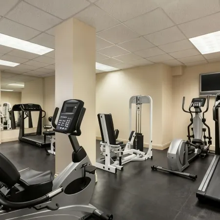 Premier Waterfront Room, Tiki Bar & Grill, Live Music, Pool, Gym, Kitchenette